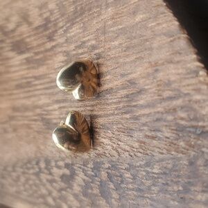 Solid 14k gold delicate heart earrings E2164 antique
